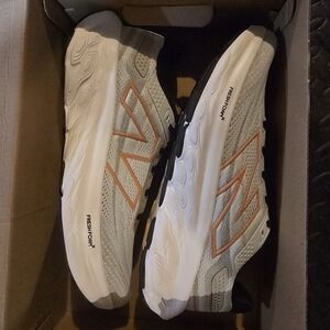 New Balance Women's Gray and Green 1080D Sneakers NIB